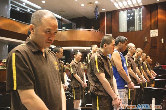 广州黑老大伍志坚今日受审 庭上目露凶光(图)