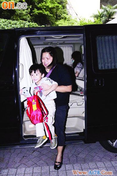 Lucas见记者不怯场显露出大将之风图)