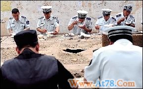 北京拆除蚁族聚居地唐家岭村违章建筑(图)