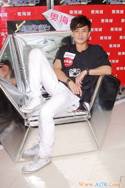 黄宗泽不怕冷落女友称世界杯是名正言顺看球月