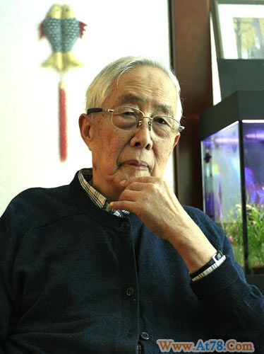 漫画大师华君武在北京病逝