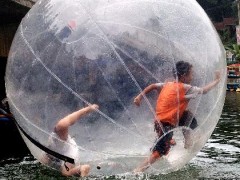 水上步行球 质量可靠 信誉第一 联系人 杜天俊王娟 水上步行球 质量可靠 信誉第一 联系人 杜天俊王娟