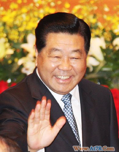 贾庆林：两岸交流无党派之分地域之别