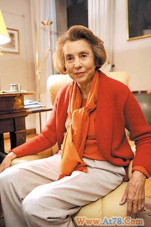 欧莱雅女继承人投诉亲生女儿窃听