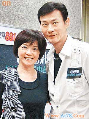 郑少秋赞女儿郑欣宜模仿可爱 微博关心其近况