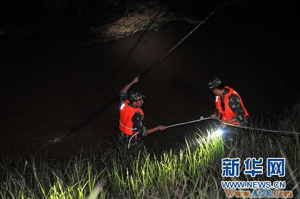 江西抚河唱凯堤发生决堤　威胁十多万人口和交通要道