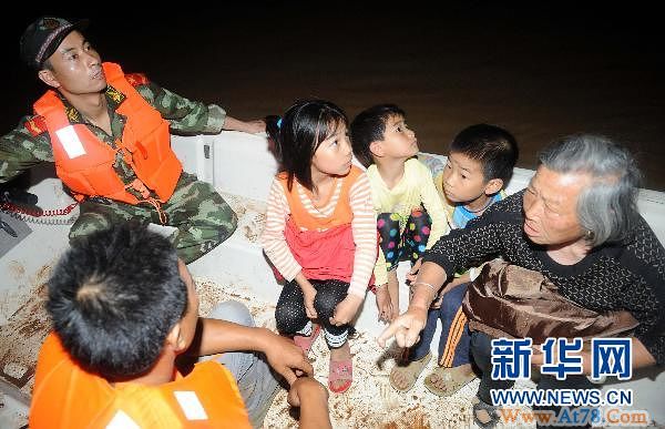 江西抚河唱凯堤发生决堤　威胁十多万人口和交通要道