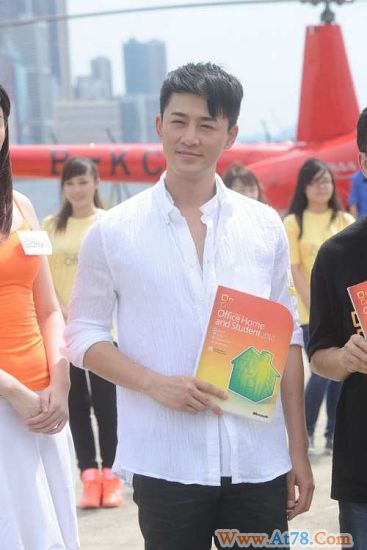 林峰烈日当空干晒一小时透露自己有恐高症(图)