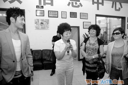 黄晓明坦言想开公司已成立工作室投拍电影