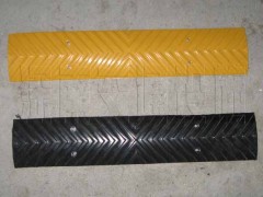 小型减速带 橡胶标线减速垫 高速公路专用橡胶减速带