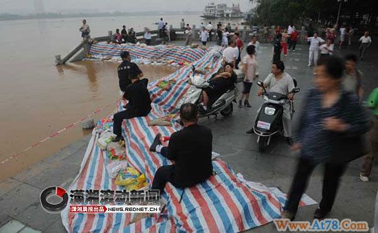 洪峰已通过湘江长沙段(组图)
