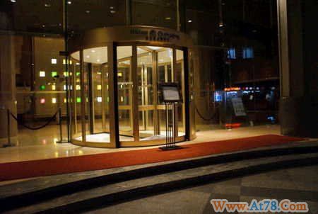 媒体称知名女艺人身陷重庆希尔顿涉黄案