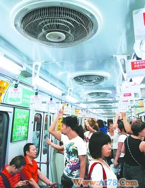 北京地铁不同线路温差大 运营商:乘客可带外衣