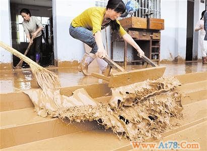 暴雨致福建直接损失百亿灾区干部取消出国