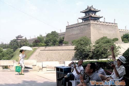 西安市民熟悉的城墙几年后或许不会再是如今的模样。