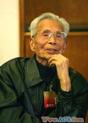 画家吴冠中昨晚在京逝世享年91岁