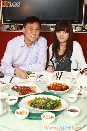 新戏爱女伍玉曦演毒后伍小平担其学坏