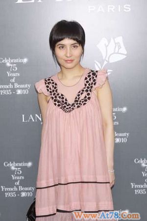 何超仪称自己有型遗传爸爸有意找超盈组乐队