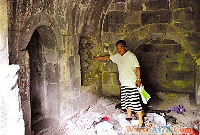 北京香山法海寺文物遭破坏附近陵园搬走石块