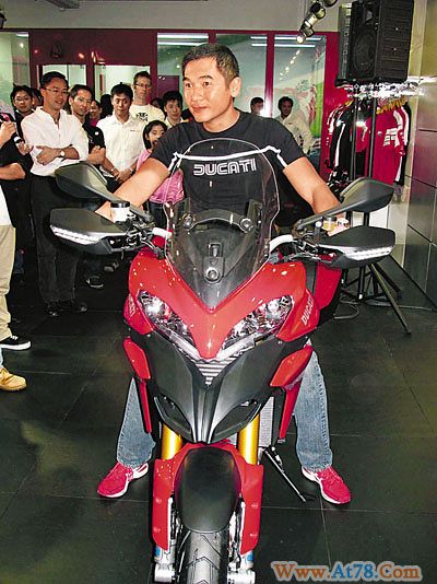 方中信称女儿不宜娱乐圈 有意培训做摩托车手