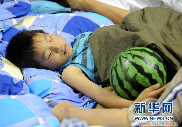 江西抚河唱凯堤决口封堵可能提前完成(图)