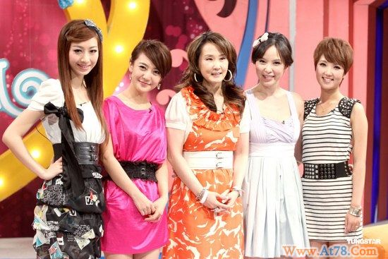 李敖之女李文做客《lady呱呱》聊父亲(组图)