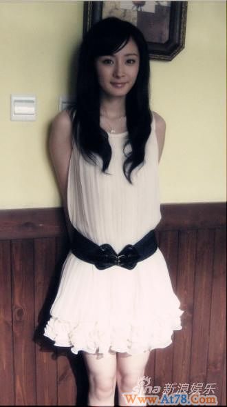 杨幂经典混搭引潮流服饰照片成网店新宠(组图)