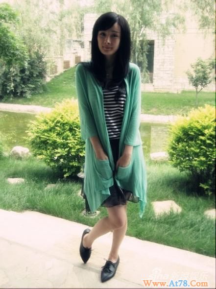 杨幂经典混搭引潮流服饰照片成网店新宠(组图)