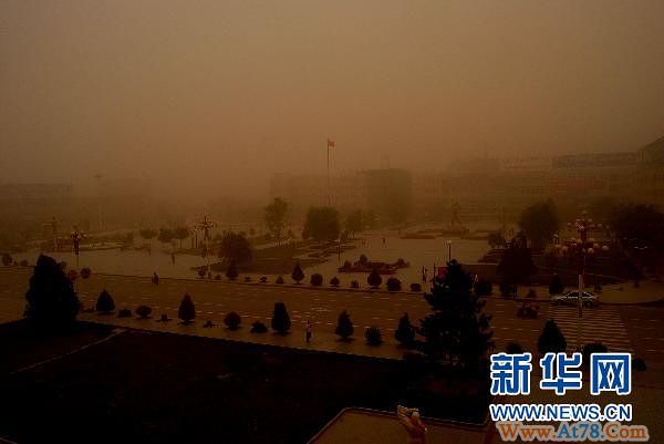 甘肃民勤又遭沙尘暴袭击
