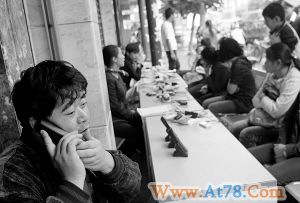 云南马龙建设局长称水灾与修桥建房无关