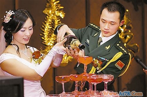 解放军新条令禁网上征婚 严禁建网站开博客(图)
