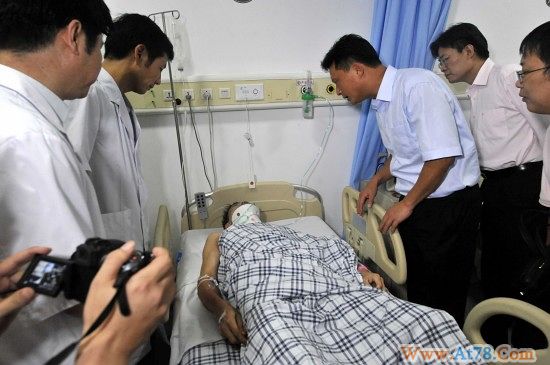 深圳游乐设施塌落6死10伤华侨城否认自行设计