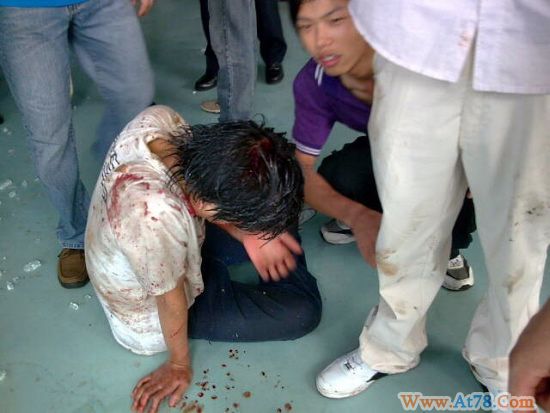 深圳游乐设施塌落6死10伤华侨城否认自行设计