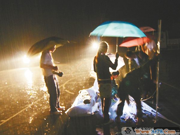 广西凌云凤山连续发生300余次轻微地震(组图)