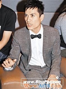 吕良伟指责与邝美云婚姻报道遭断章取义(图)