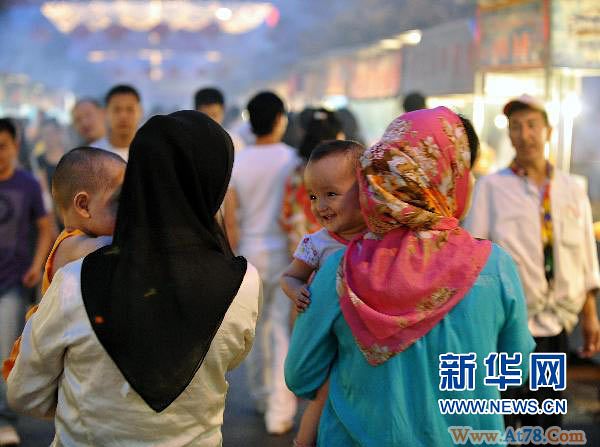 在乌鲁木齐观察“7·5”事件一周年：平静与不平静