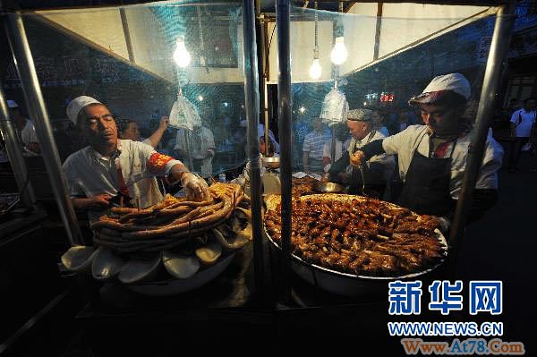 在乌鲁木齐观察“7·5”事件一周年：平静与不平静