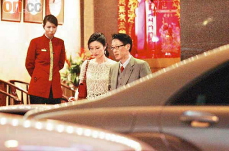 李嘉欣婆媳饭毕不悦撇嘴木无表情关系转差(图)