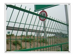 护栏网，隔离栅，防护网，围栏网