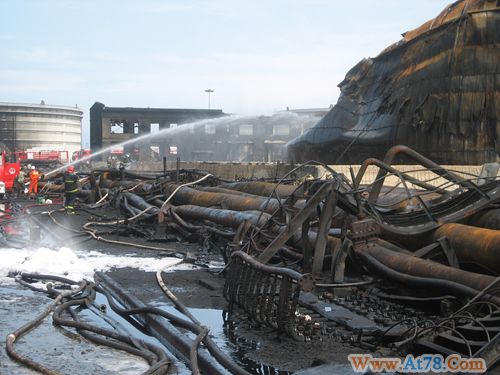 大连新港输油管道爆炸原因开始调查