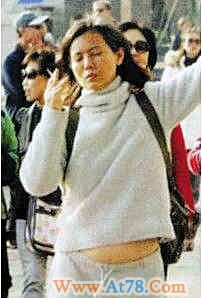 蓝洁瑛再入精神病院好友透露其病情加重