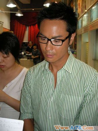 郑嘉颖称对戴思聪只有恩没有仇望出席老师葬礼