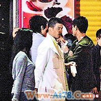 孙志浩携女出游寻欢史丰富贾静雯不予置评(图)