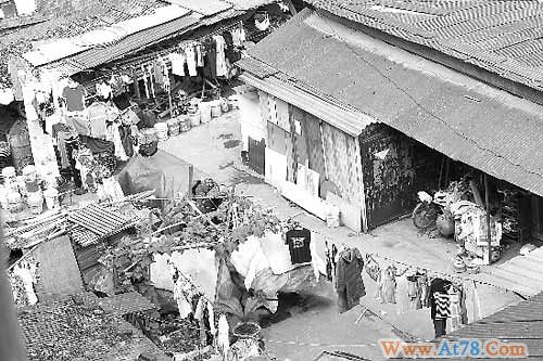 杭州小区内仓库变群租房人员复杂存安全隐患