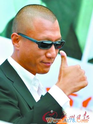 大明星急捧铁饭碗图啥？娘家关键时刻撑腰(图)