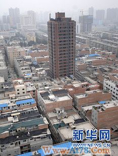 西安曝光23层“最牛违建”家家分房四五套 图