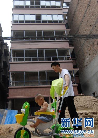 西安曝光23层“最牛违建”家家分房四五套 图