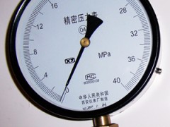 YB-150精密压力表