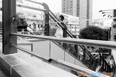 郑州出现问题天桥续:监理单位回应质疑