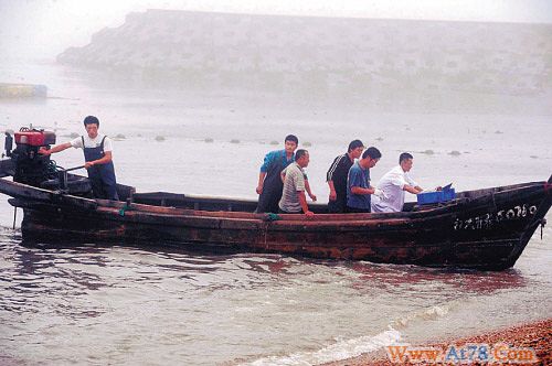 大连漏油已深入海滩下三大养殖海域可能受影响